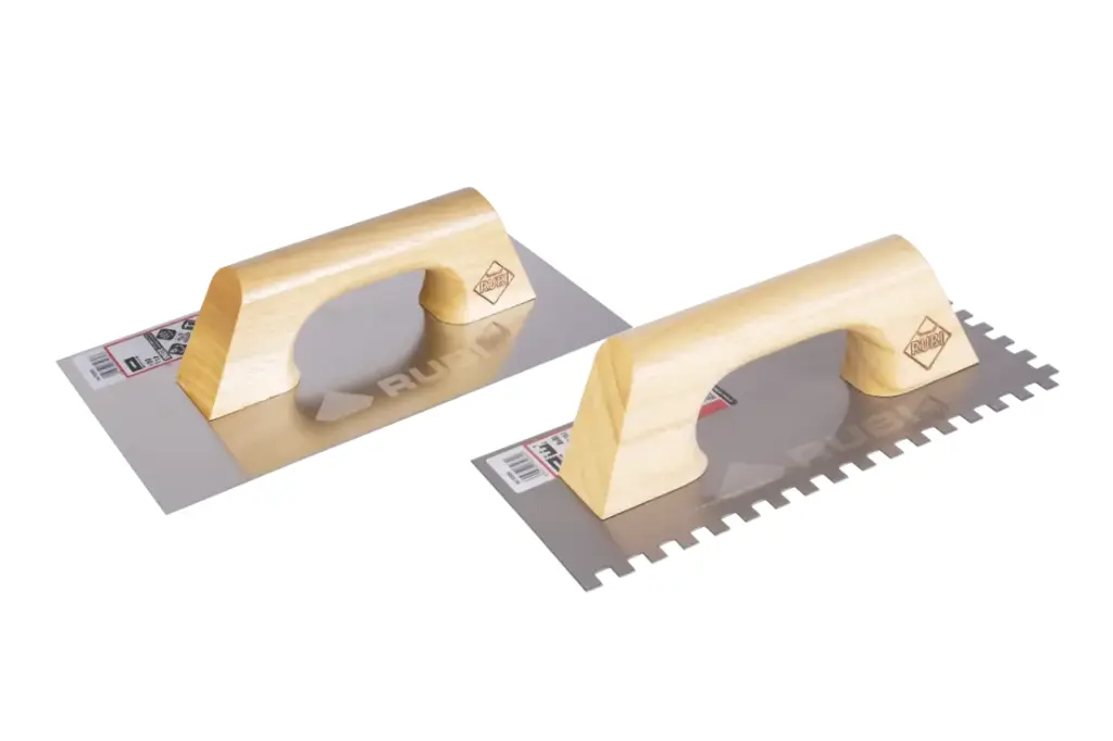 TALOCHES ET PEIGNES MANCHE EN BOIS FERME